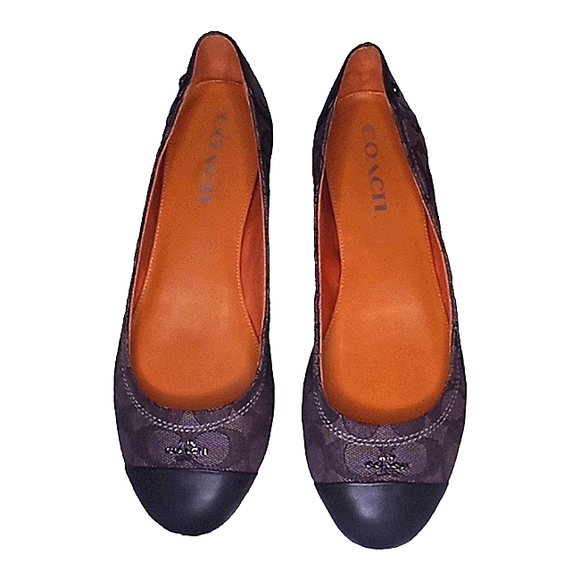 Signature COACH Chelsea Slip-ons Size 8.5 - Picture 3 of 5